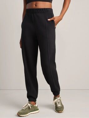 Rhône Signature Rib Jogger Pants in Black